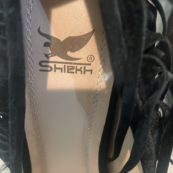 Shlekh Fringe suede Black 5"High Stiletto Heel Pointy Toe Shoes WOMEN Size 8 - Picture 2 of 8